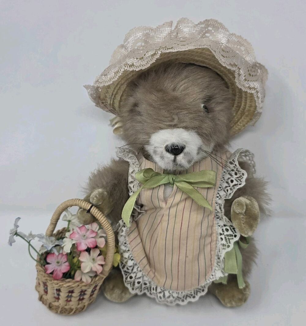 Merrythought Mrs Bumplin Mouse Ironbridge Shrops England Hat Basket 1985 Rare